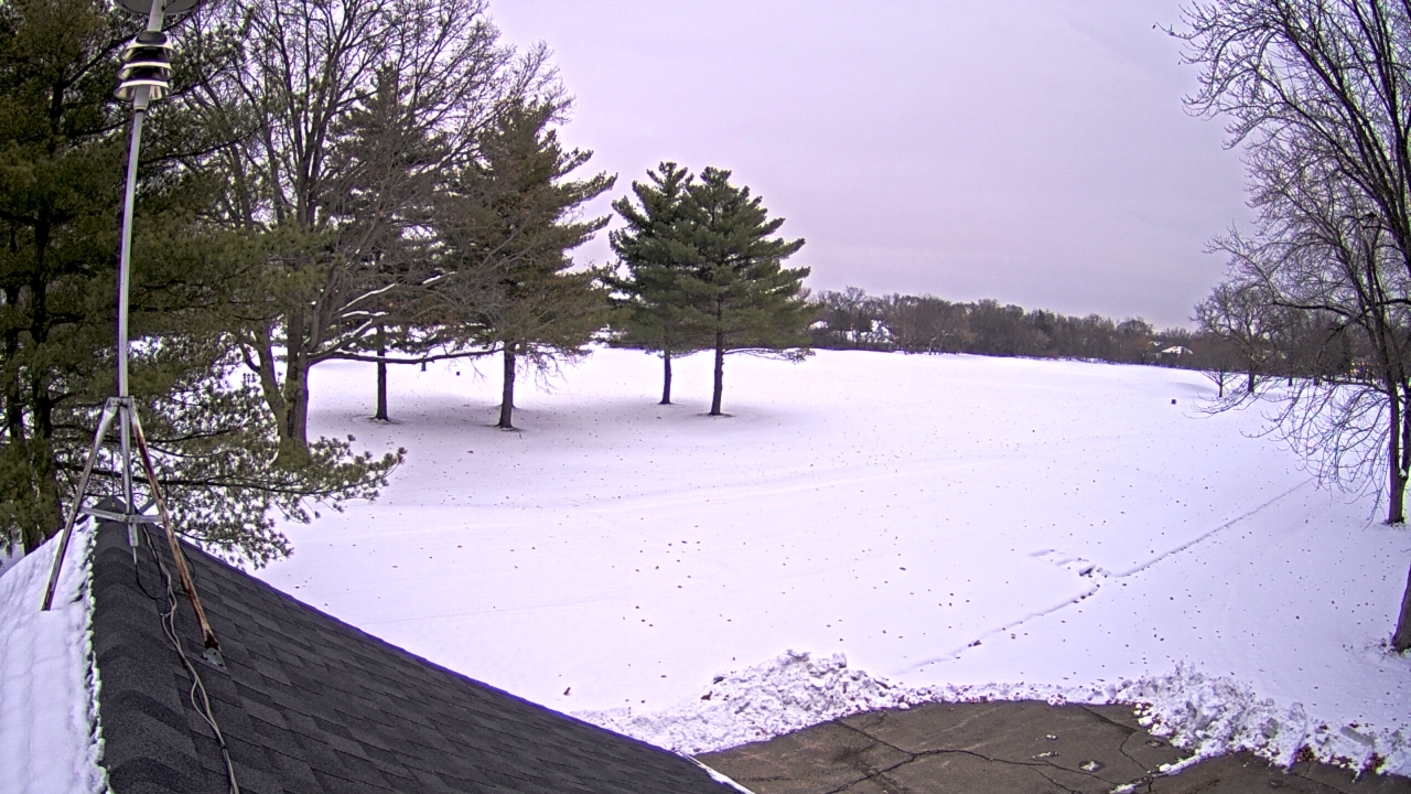 Thumbnail for current weather camera view from The Grove Country Club in Long Grove, Illinois