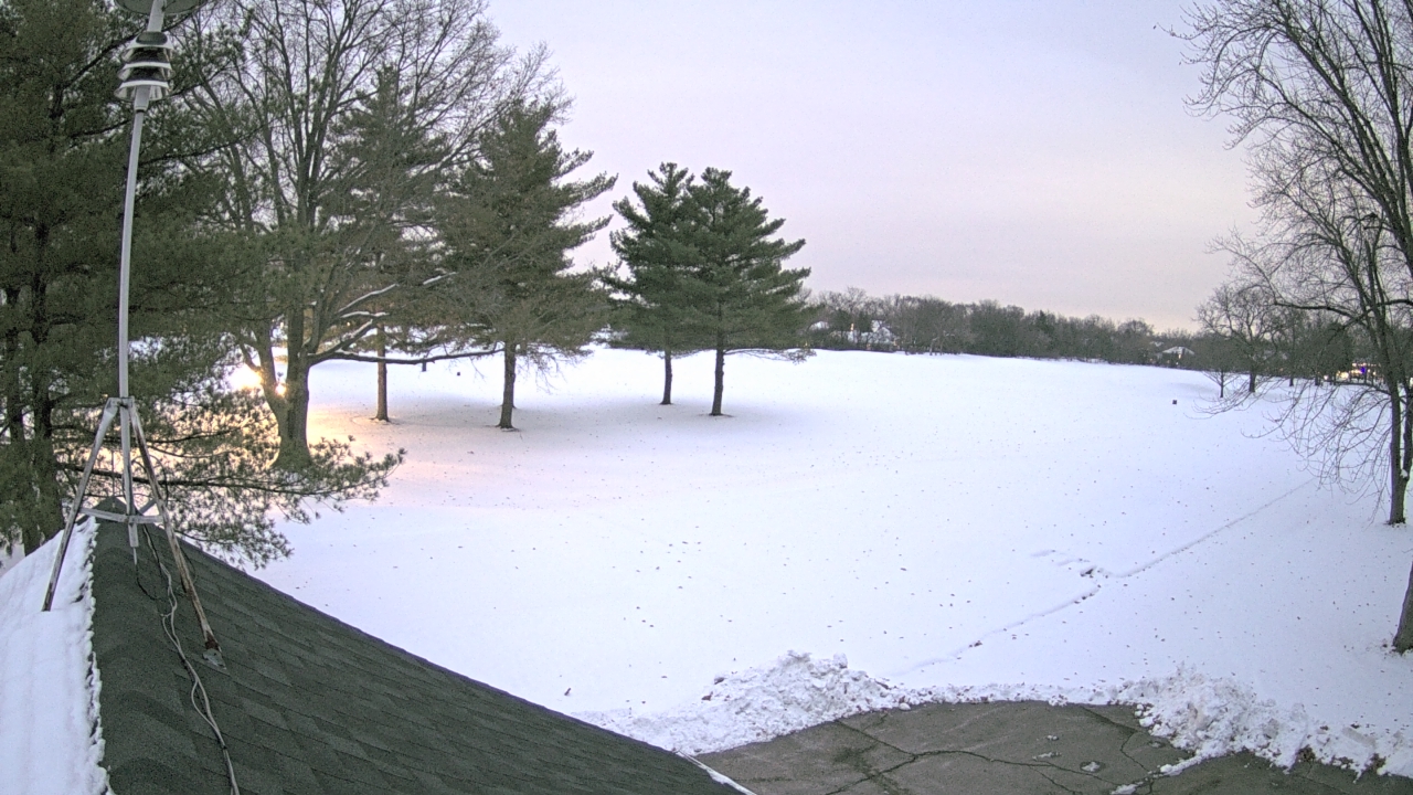 Thumbnail for current weather camera view from The Grove Country Club in Long Grove, Illinois