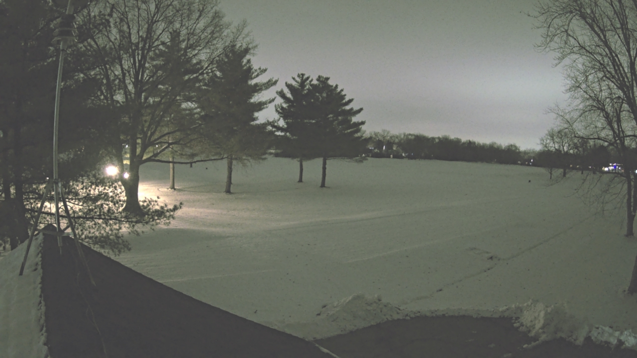 Thumbnail for current weather camera view from The Grove Country Club in Long Grove, Illinois