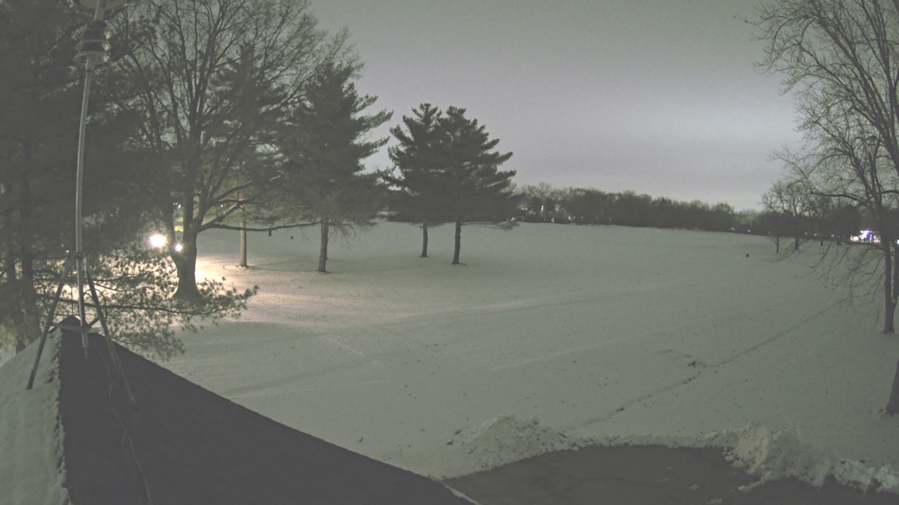 Thumbnail for current weather camera view from The Grove Country Club in Long Grove, Illinois