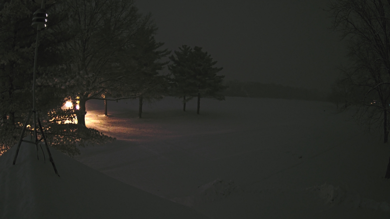 Thumbnail for current weather camera view from The Grove Country Club in Long Grove, Illinois