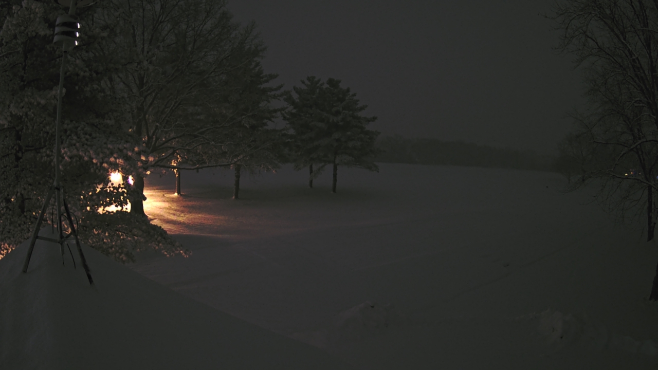 Thumbnail for current weather camera view from The Grove Country Club in Long Grove, Illinois