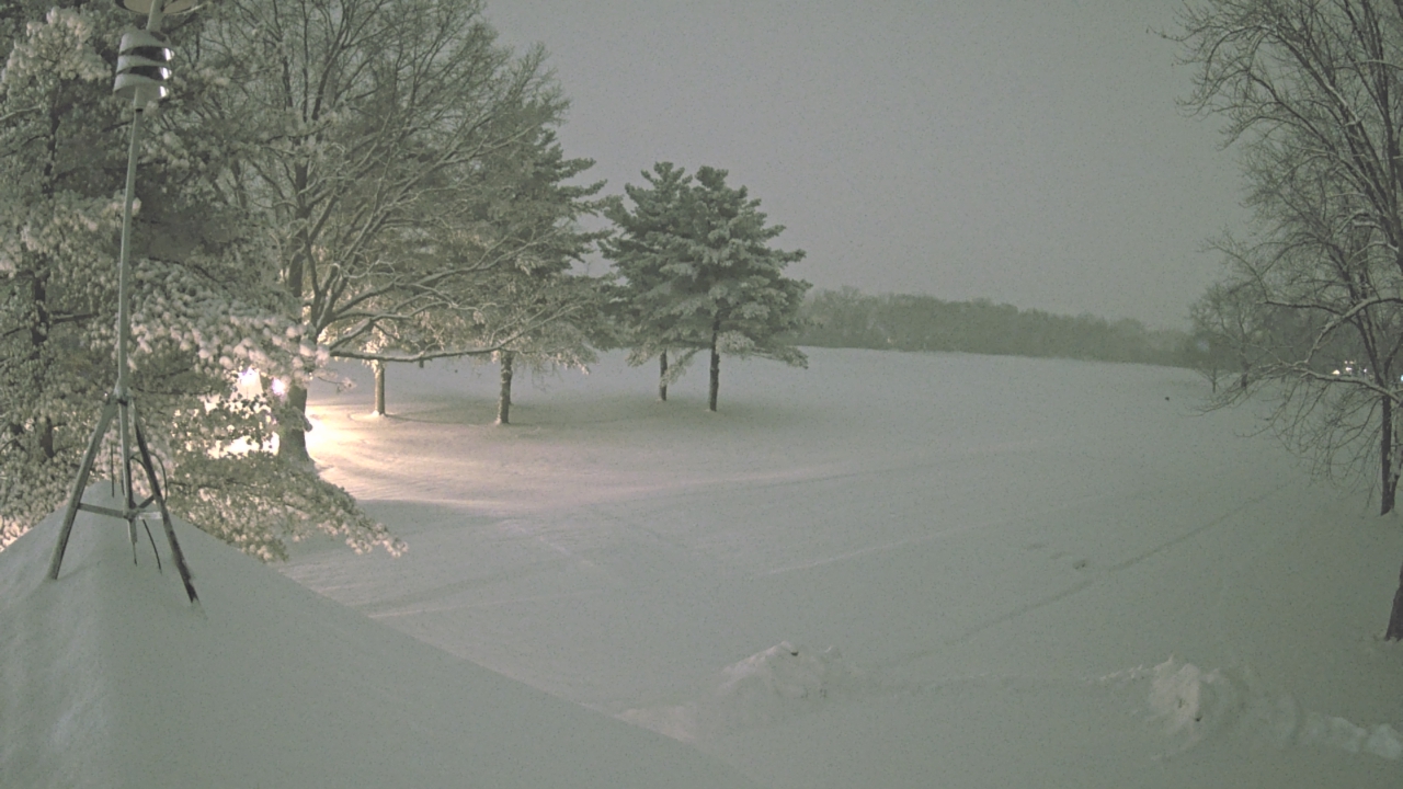Thumbnail for current weather camera view from The Grove Country Club in Long Grove, Illinois