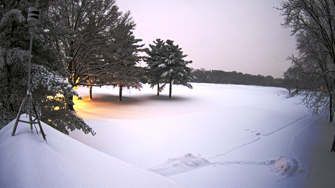 Thumbnail for current weather camera view from The Grove Country Club in Long Grove, Illinois