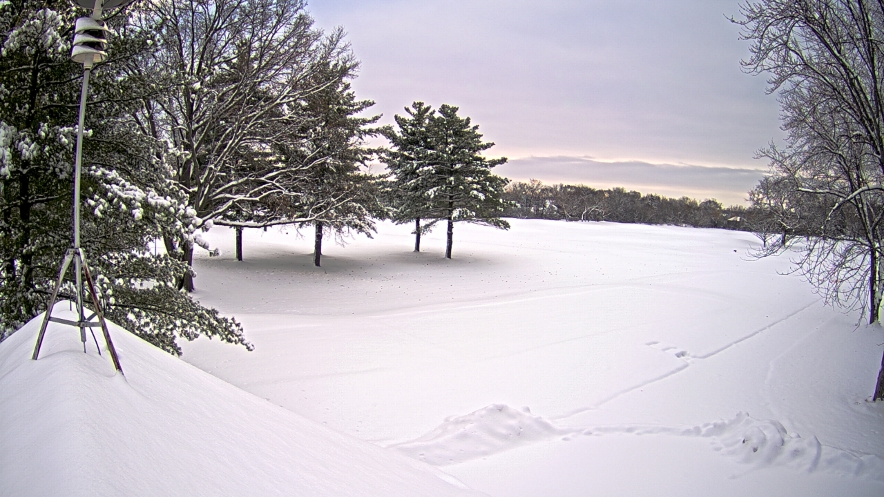 Thumbnail for current weather camera view from The Grove Country Club in Long Grove, Illinois