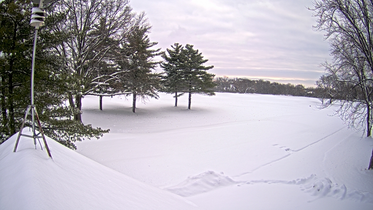 Thumbnail for current weather camera view from The Grove Country Club in Long Grove, Illinois