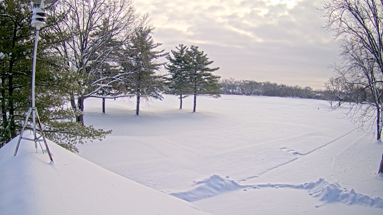 Thumbnail for current weather camera view from The Grove Country Club in Long Grove, Illinois