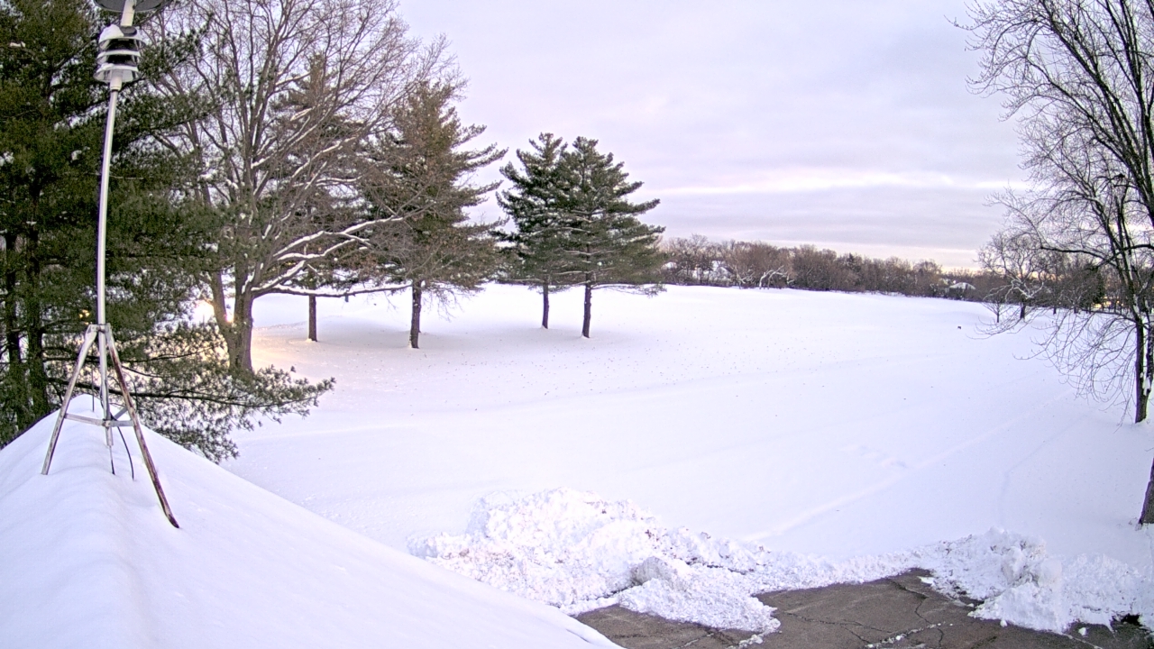 Thumbnail for current weather camera view from The Grove Country Club in Long Grove, Illinois