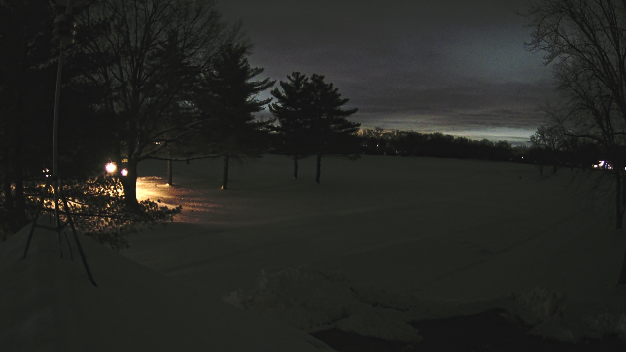 Thumbnail for current weather camera view from The Grove Country Club in Long Grove, Illinois