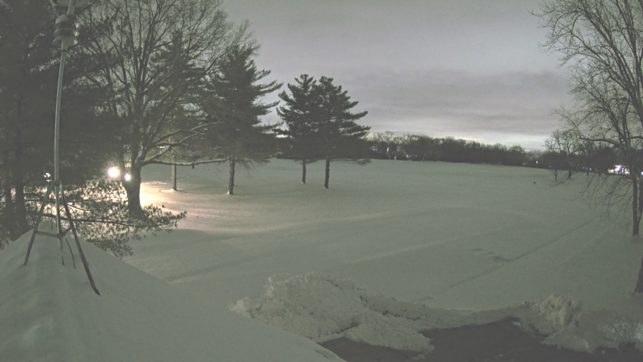 Thumbnail for current weather camera view from The Grove Country Club in Long Grove, Illinois