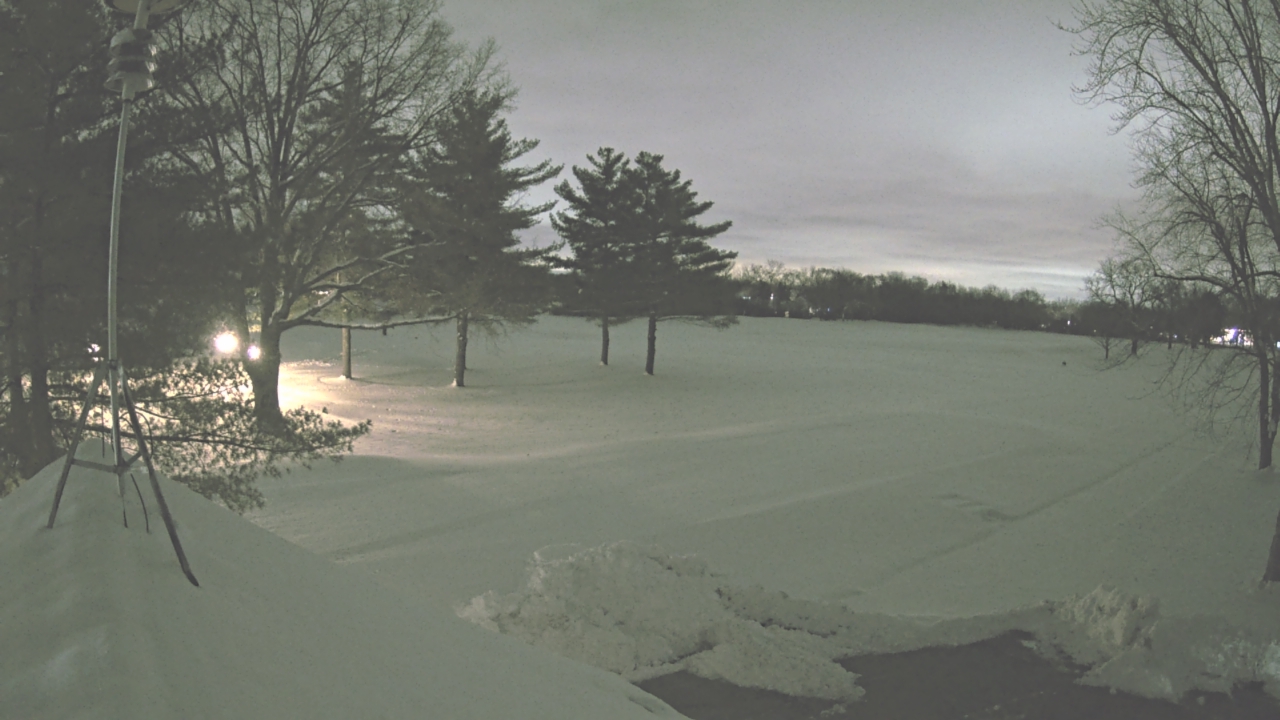 Thumbnail for current weather camera view from The Grove Country Club in Long Grove, Illinois