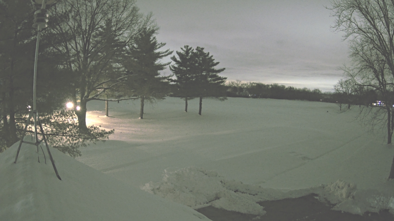 Thumbnail for current weather camera view from The Grove Country Club in Long Grove, Illinois