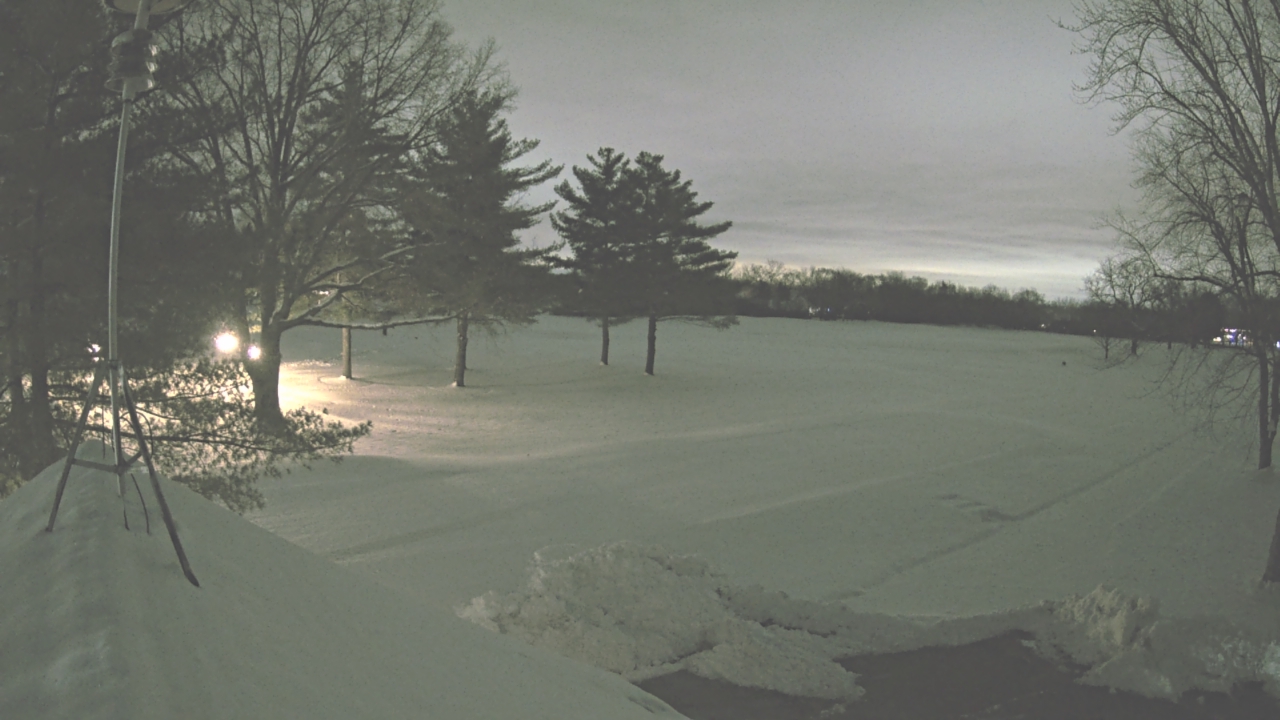 Thumbnail for current weather camera view from The Grove Country Club in Long Grove, Illinois