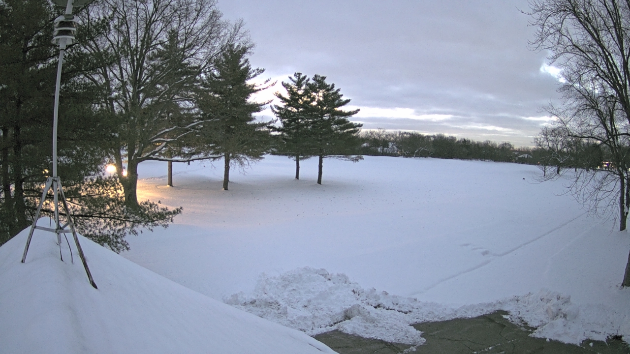 Thumbnail for current weather camera view from The Grove Country Club in Long Grove, Illinois