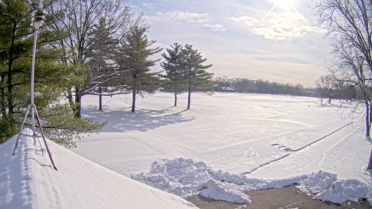 Thumbnail for current weather camera view from The Grove Country Club in Long Grove, Illinois