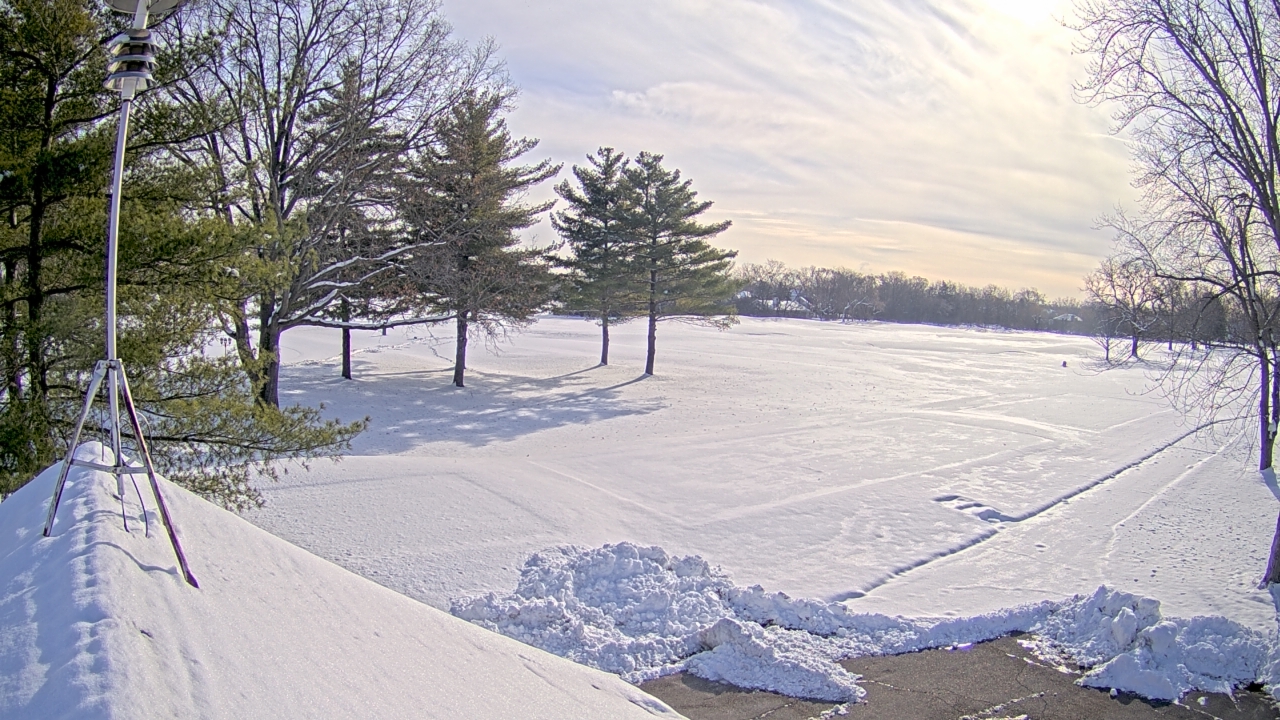 Thumbnail for current weather camera view from The Grove Country Club in Long Grove, Illinois