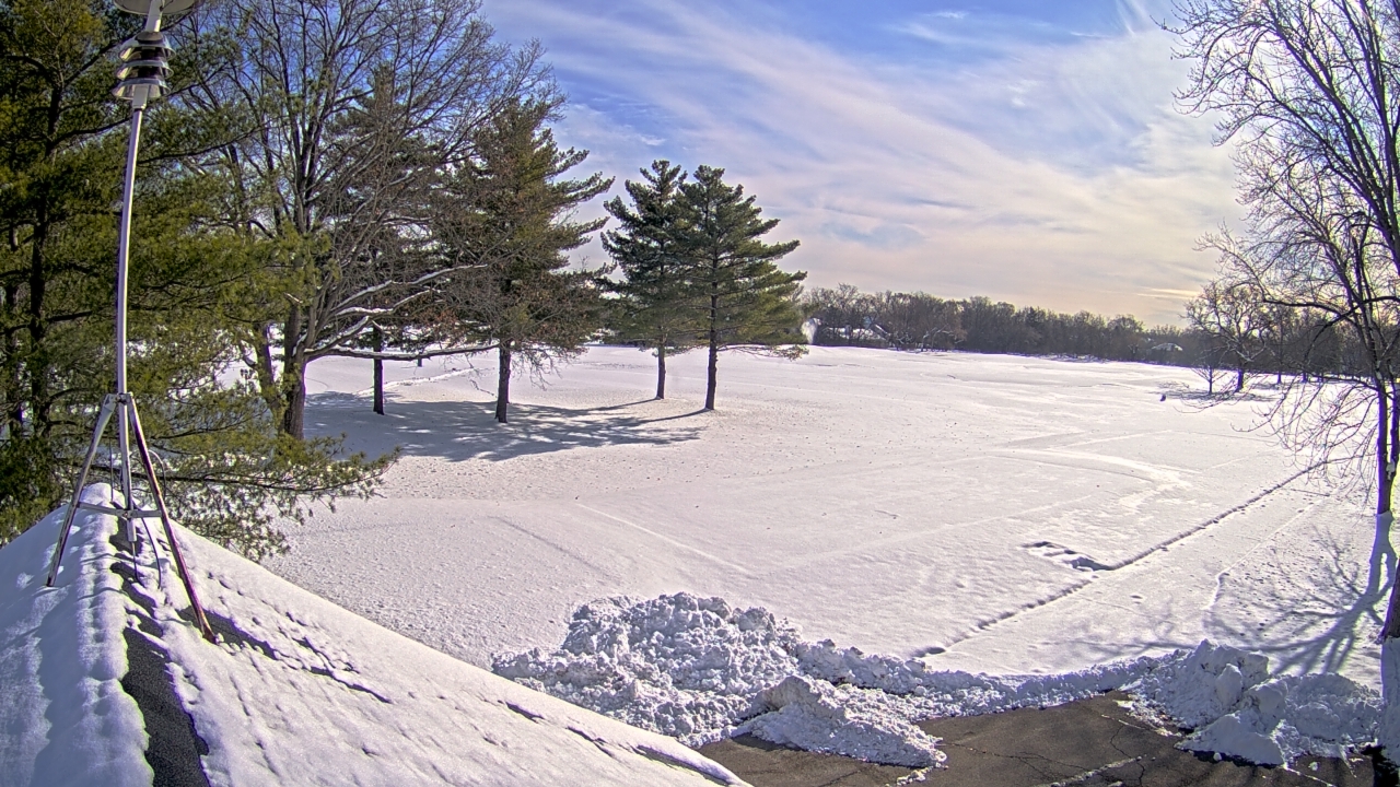 Thumbnail for current weather camera view from The Grove Country Club in Long Grove, Illinois