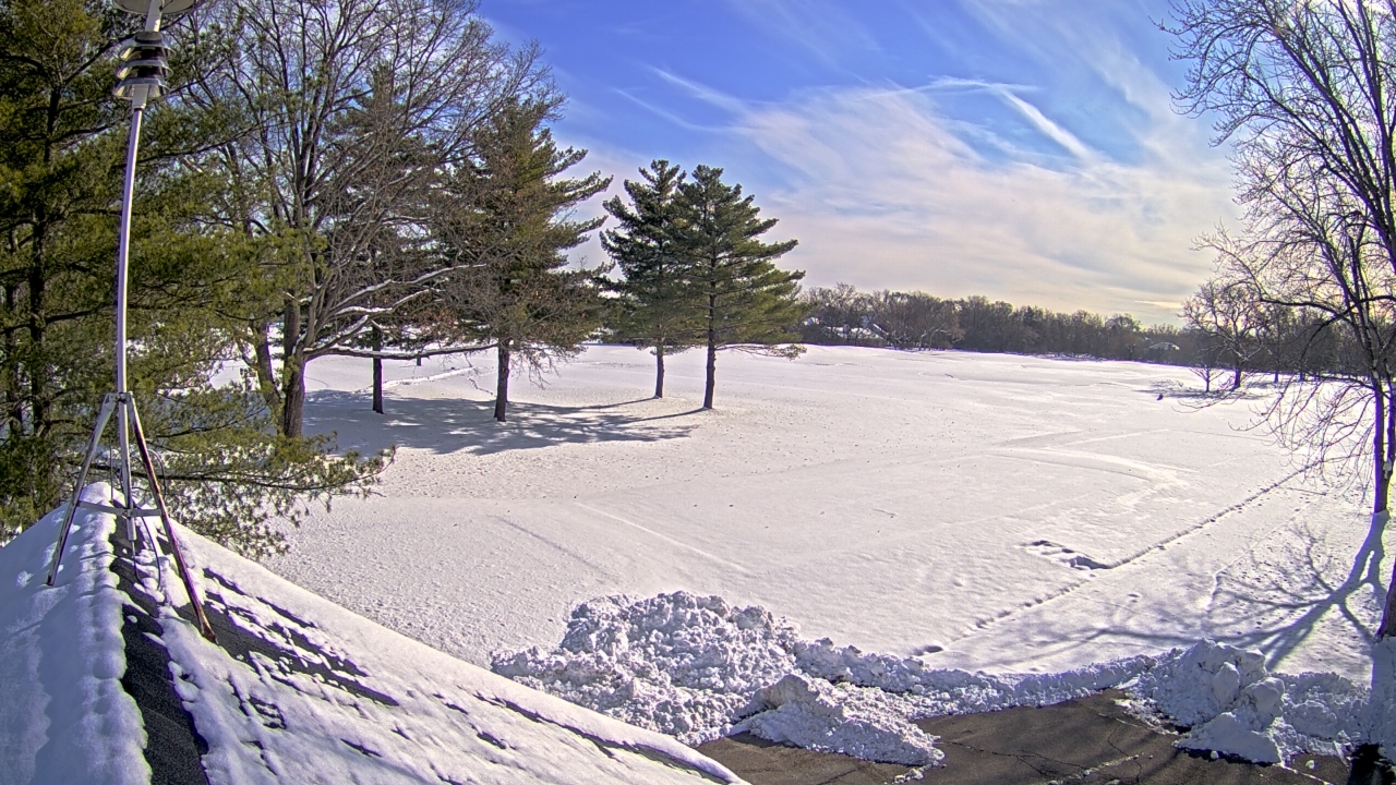 Thumbnail for current weather camera view from The Grove Country Club in Long Grove, Illinois