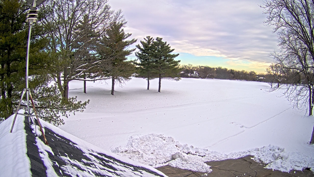 Thumbnail for current weather camera view from The Grove Country Club in Long Grove, Illinois