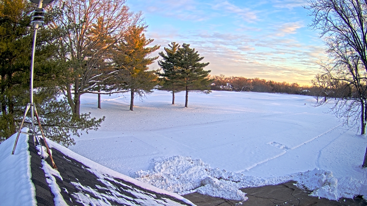 Thumbnail for current weather camera view from The Grove Country Club in Long Grove, Illinois
