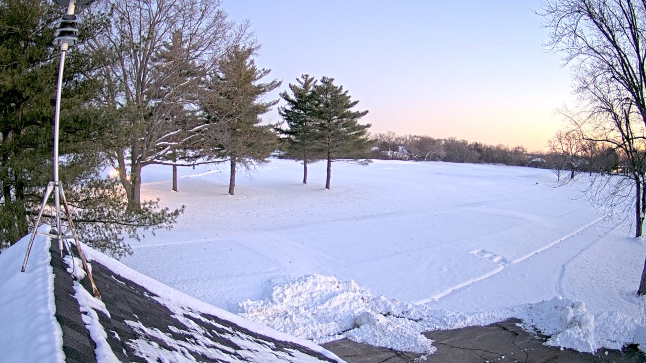 Thumbnail for current weather camera view from The Grove Country Club in Long Grove, Illinois