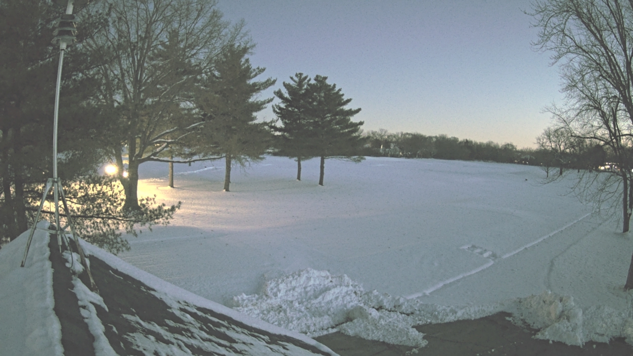 Thumbnail for current weather camera view from The Grove Country Club in Long Grove, Illinois