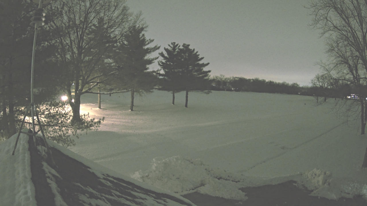Thumbnail for current weather camera view from The Grove Country Club in Long Grove, Illinois