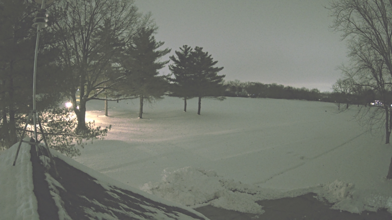Thumbnail for current weather camera view from The Grove Country Club in Long Grove, Illinois