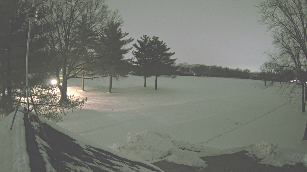 Thumbnail for current weather camera view from The Grove Country Club in Long Grove, Illinois