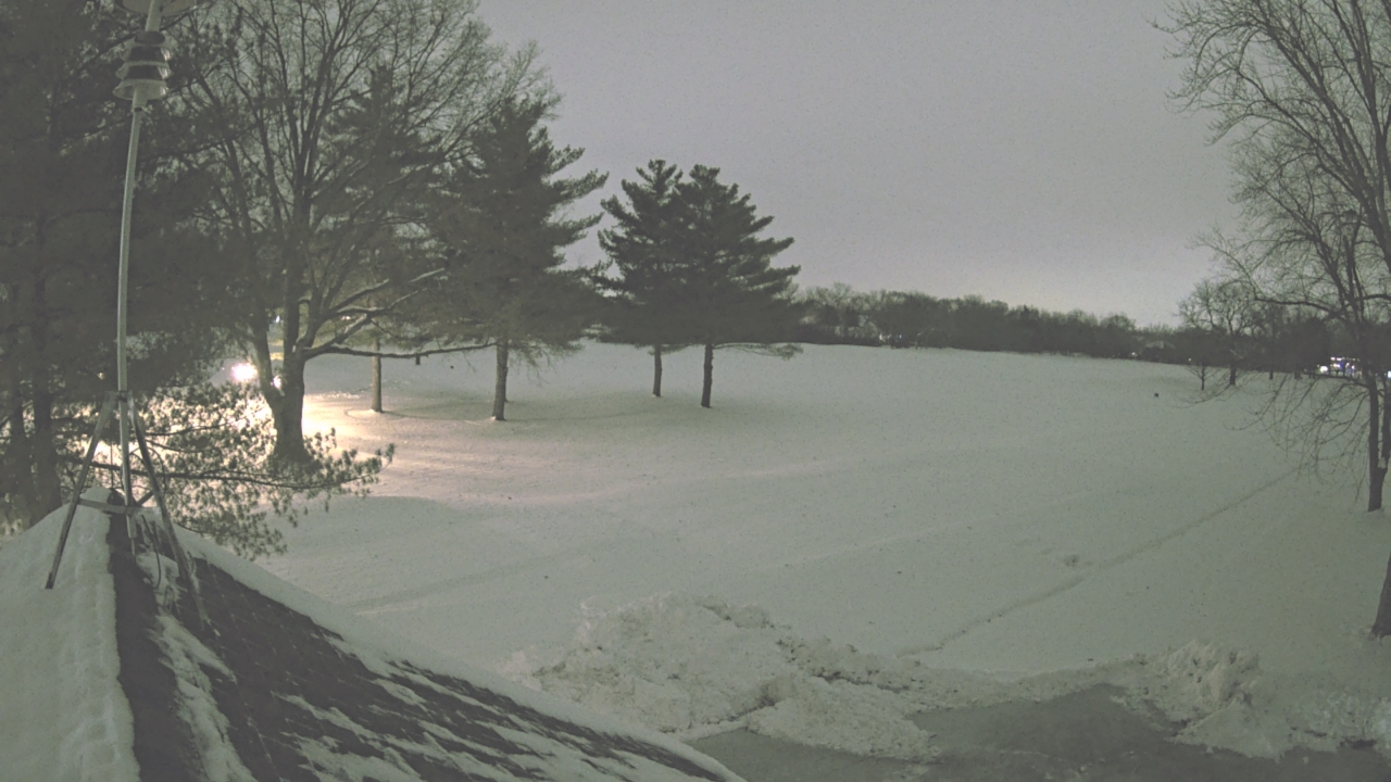 Thumbnail for current weather camera view from The Grove Country Club in Long Grove, Illinois