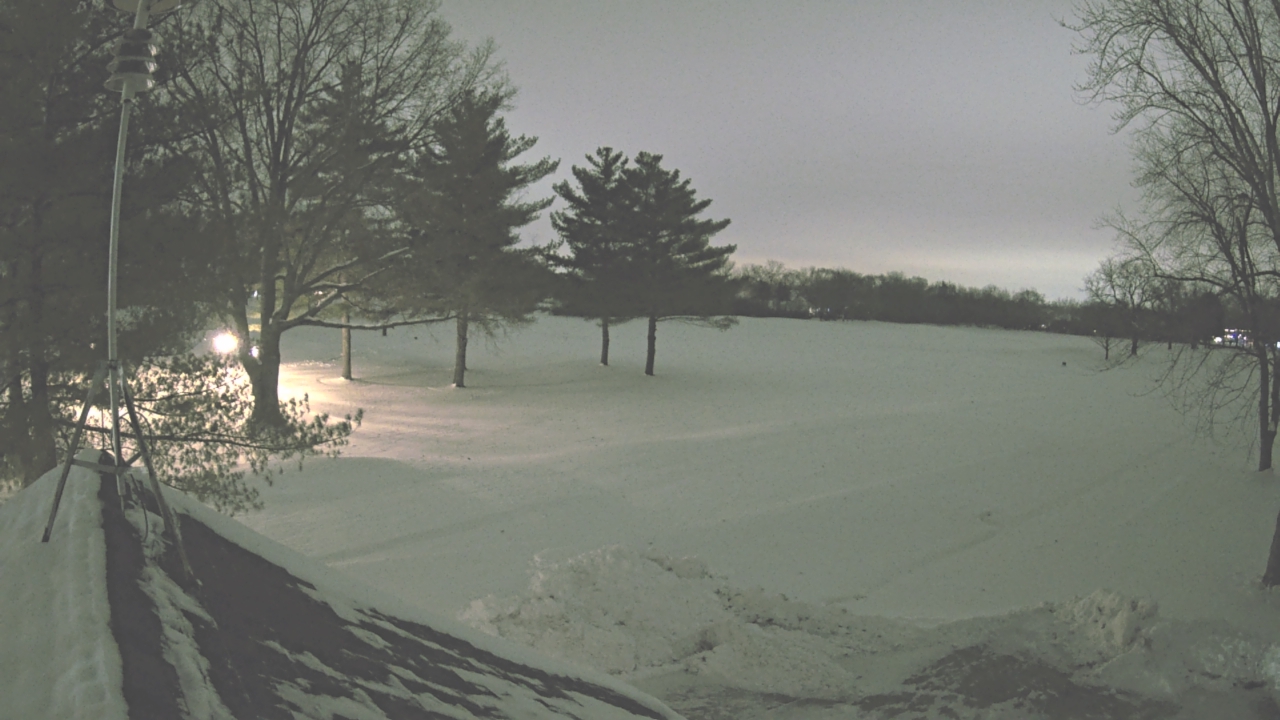 Thumbnail for current weather camera view from The Grove Country Club in Long Grove, Illinois