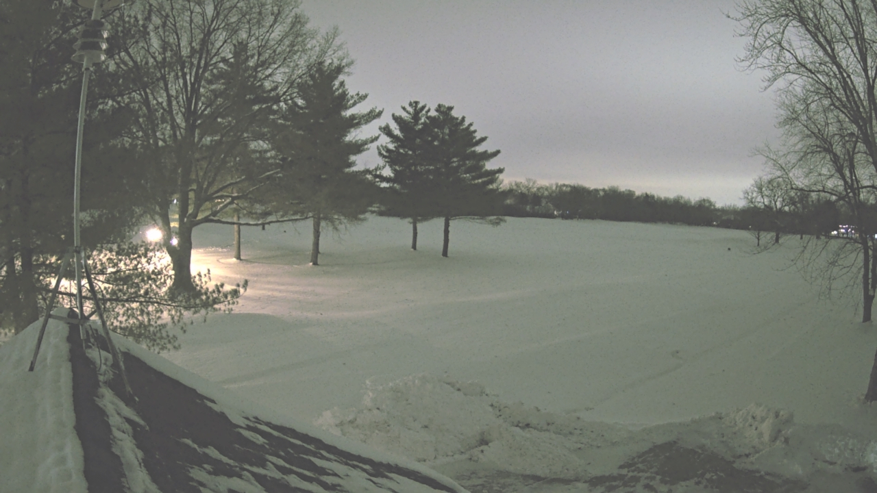 Thumbnail for current weather camera view from The Grove Country Club in Long Grove, Illinois
