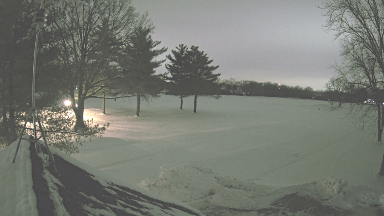 Thumbnail for current weather camera view from The Grove Country Club in Long Grove, Illinois