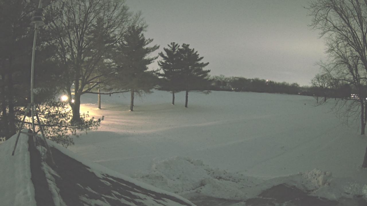 Thumbnail for current weather camera view from The Grove Country Club in Long Grove, Illinois