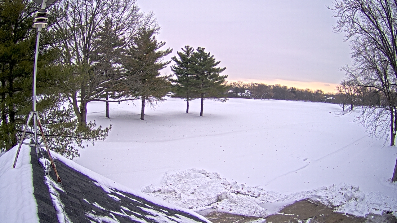 Thumbnail for current weather camera view from The Grove Country Club in Long Grove, Illinois