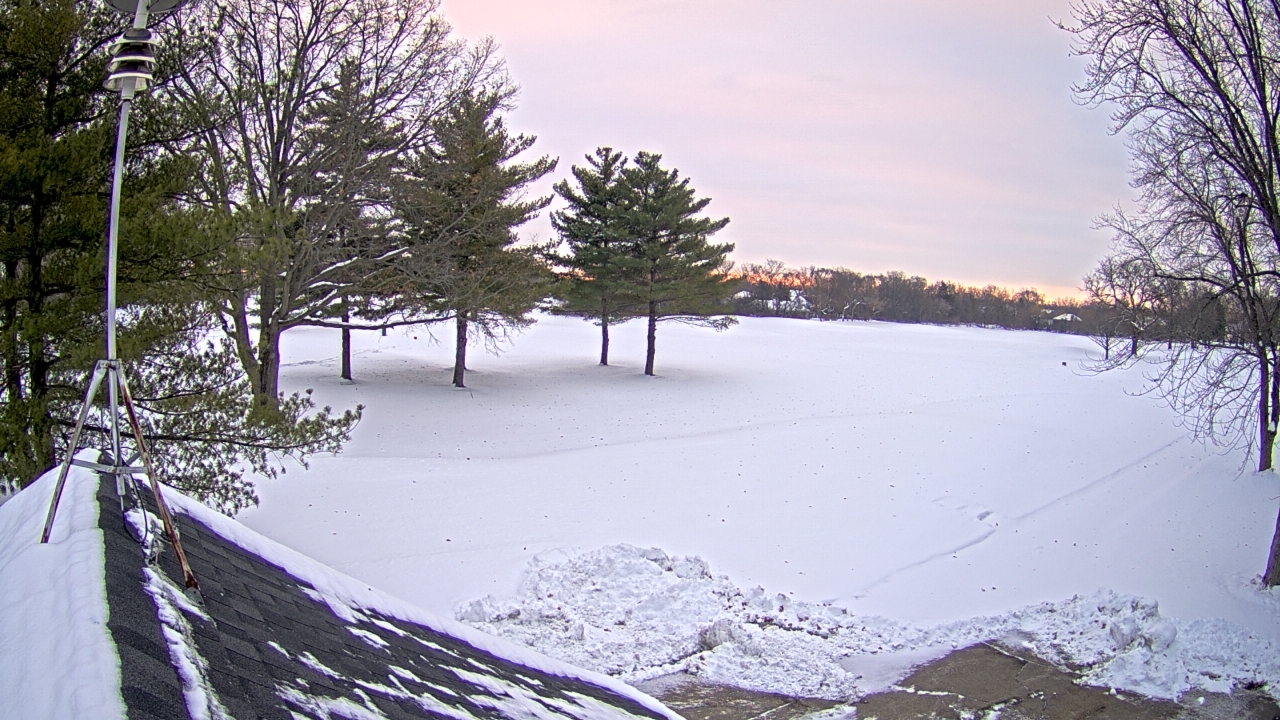 Thumbnail for current weather camera view from The Grove Country Club in Long Grove, Illinois