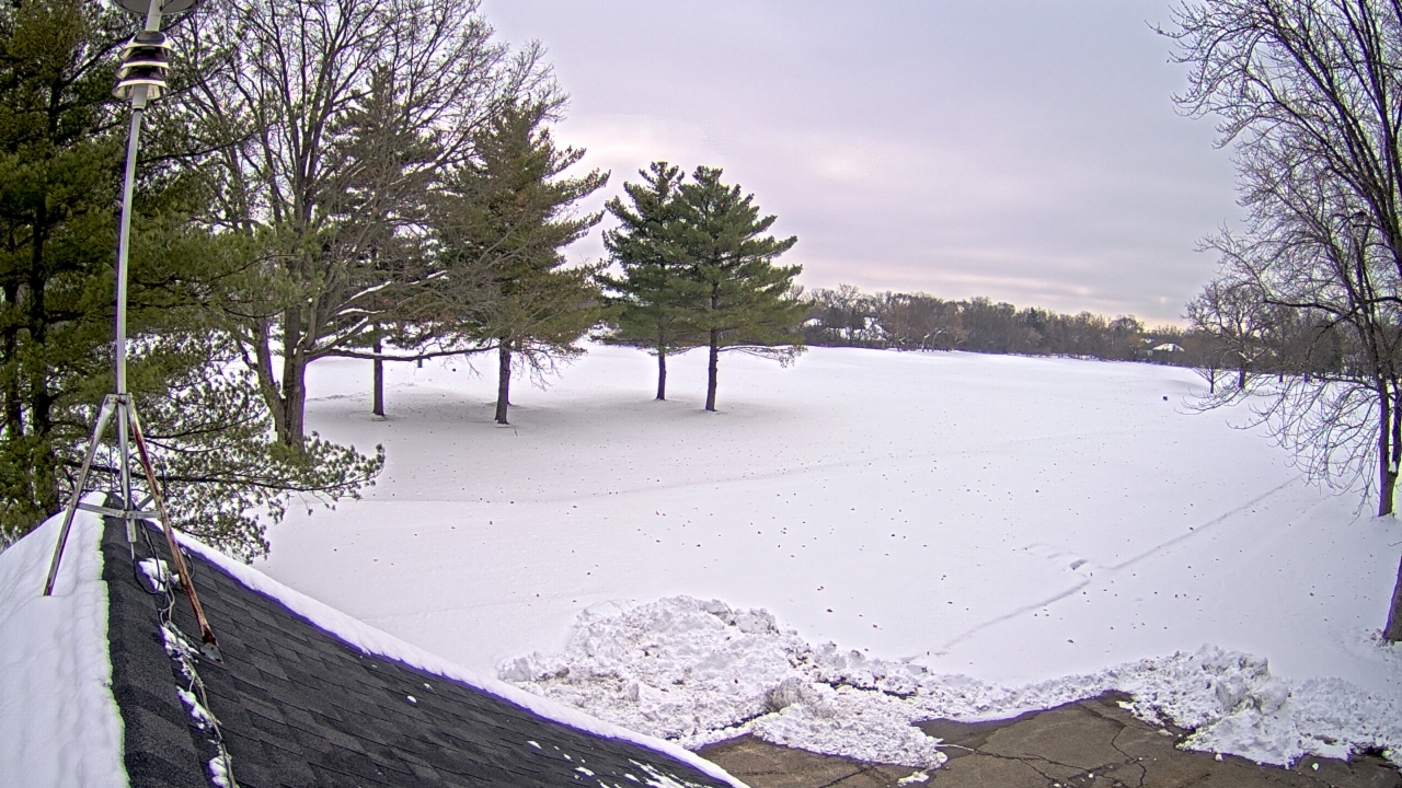 Thumbnail for current weather camera view from The Grove Country Club in Long Grove, Illinois