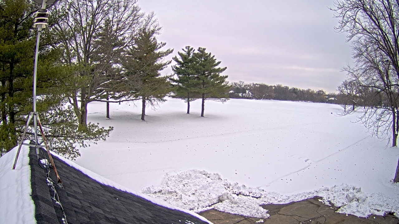Thumbnail for current weather camera view from The Grove Country Club in Long Grove, Illinois
