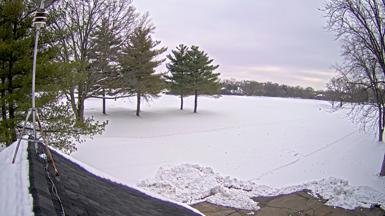Thumbnail for current weather camera view from The Grove Country Club in Long Grove, Illinois