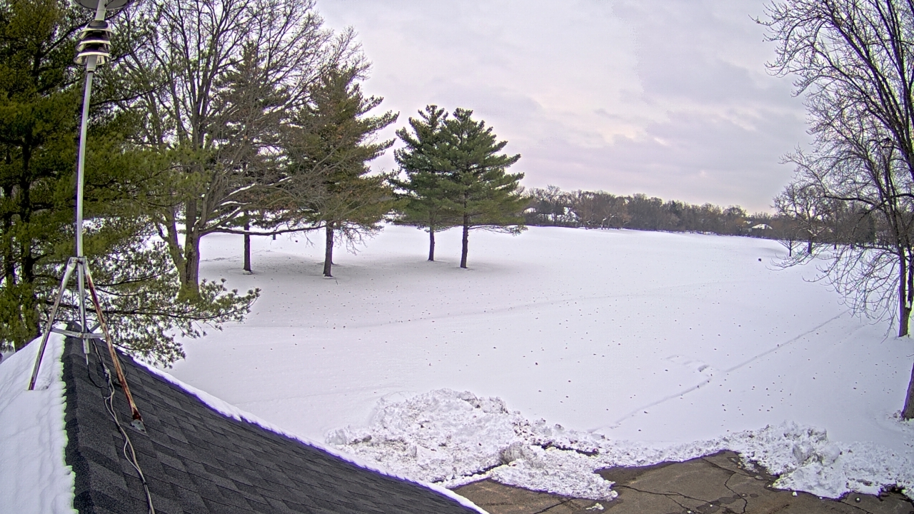 Thumbnail for current weather camera view from The Grove Country Club in Long Grove, Illinois