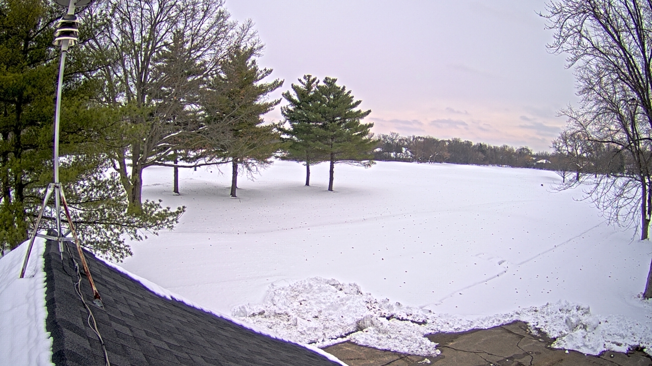 Thumbnail for current weather camera view from The Grove Country Club in Long Grove, Illinois