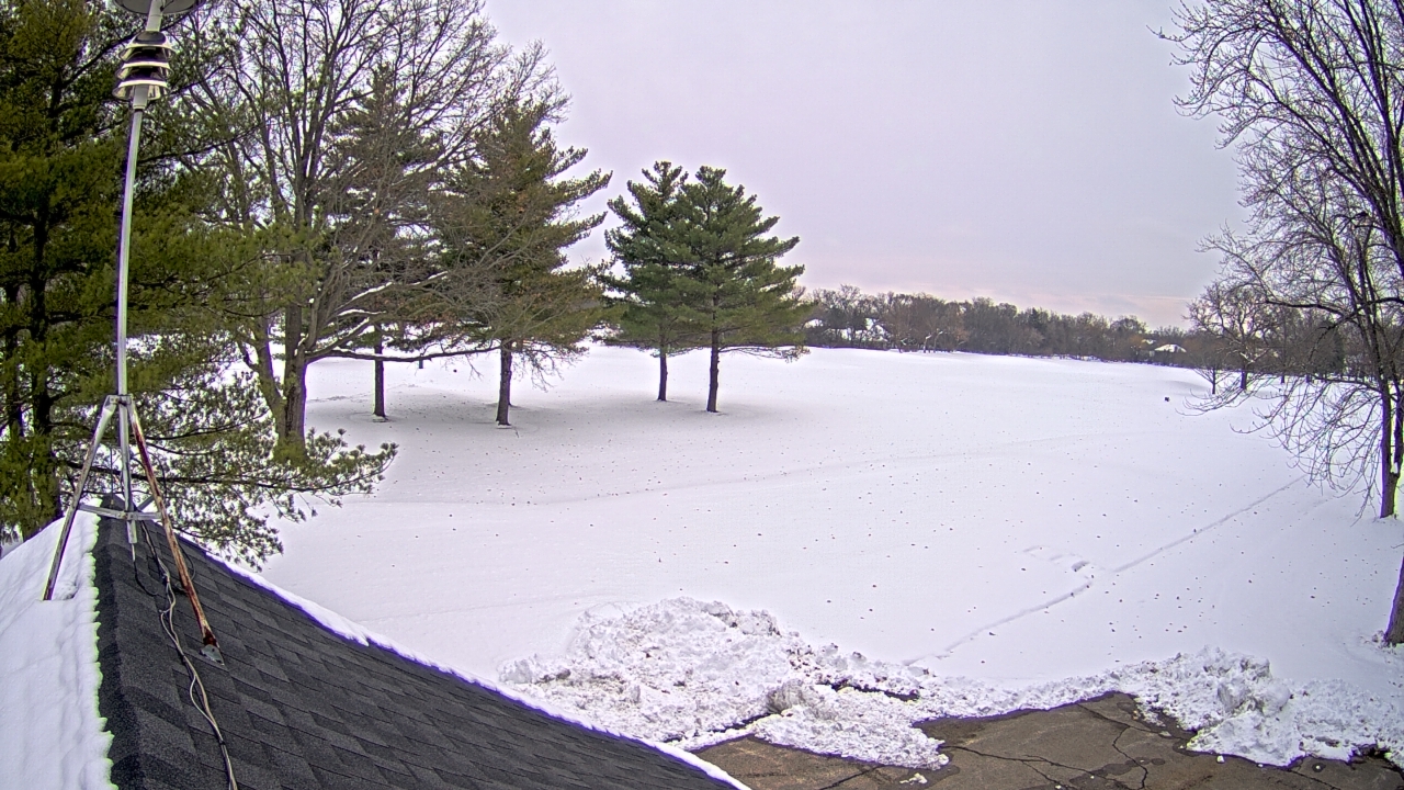 Thumbnail for current weather camera view from The Grove Country Club in Long Grove, Illinois