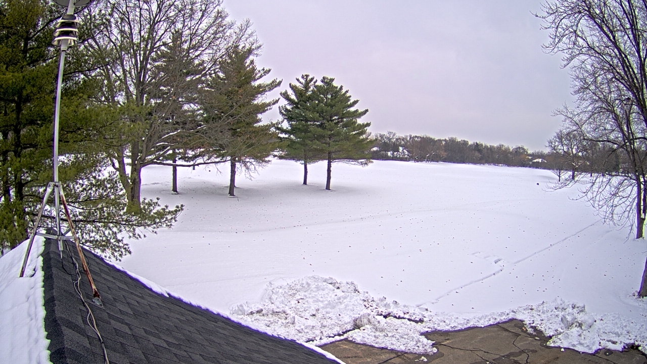 Thumbnail for current weather camera view from The Grove Country Club in Long Grove, Illinois