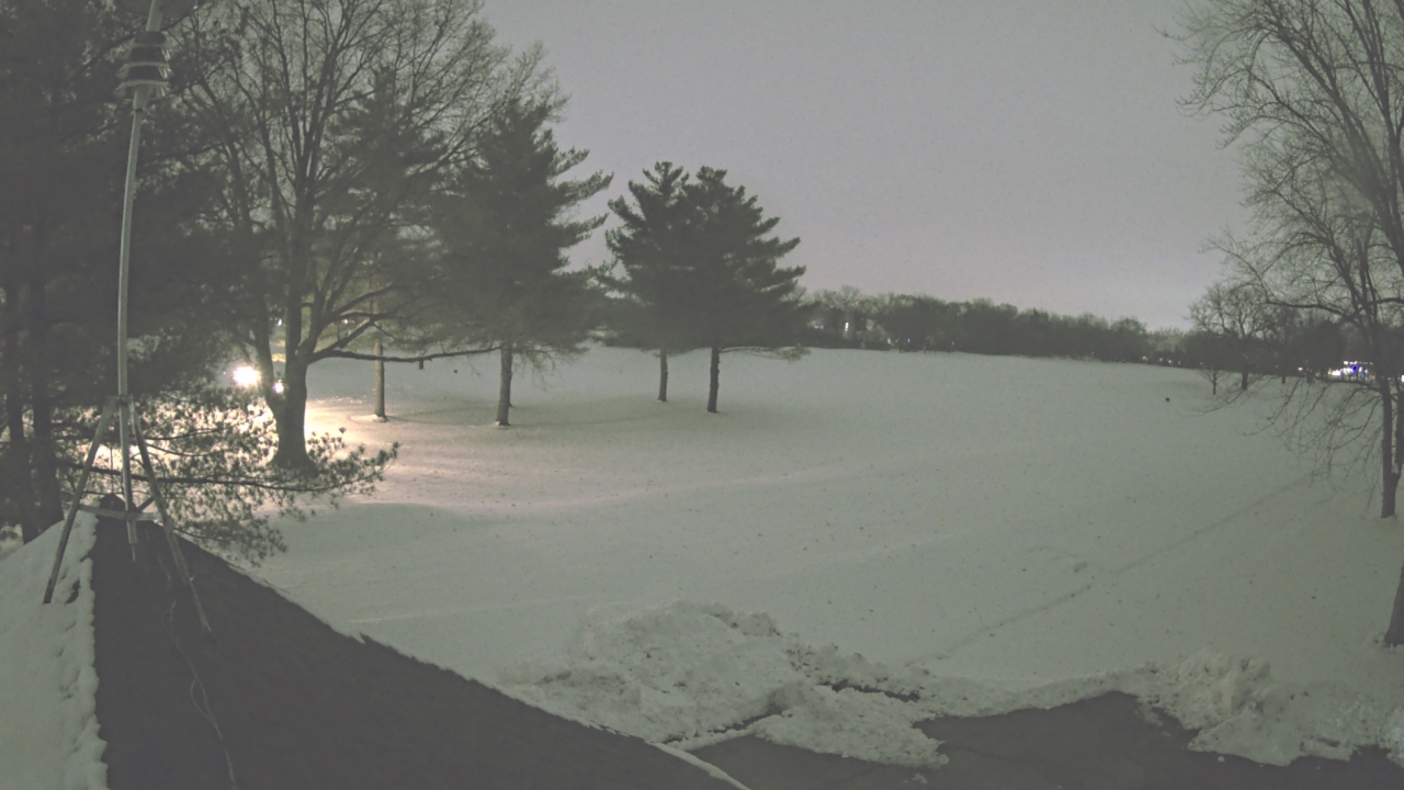 Thumbnail for current weather camera view from The Grove Country Club in Long Grove, Illinois