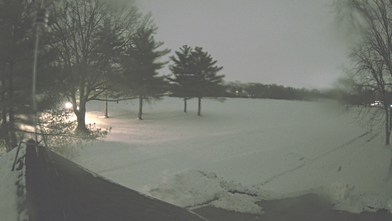 Thumbnail for current weather camera view from The Grove Country Club in Long Grove, Illinois