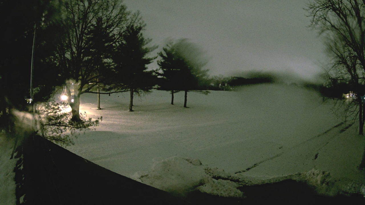 Thumbnail for current weather camera view from The Grove Country Club in Long Grove, Illinois