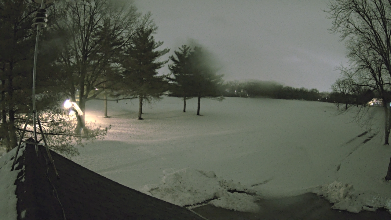 Thumbnail for current weather camera view from The Grove Country Club in Long Grove, Illinois