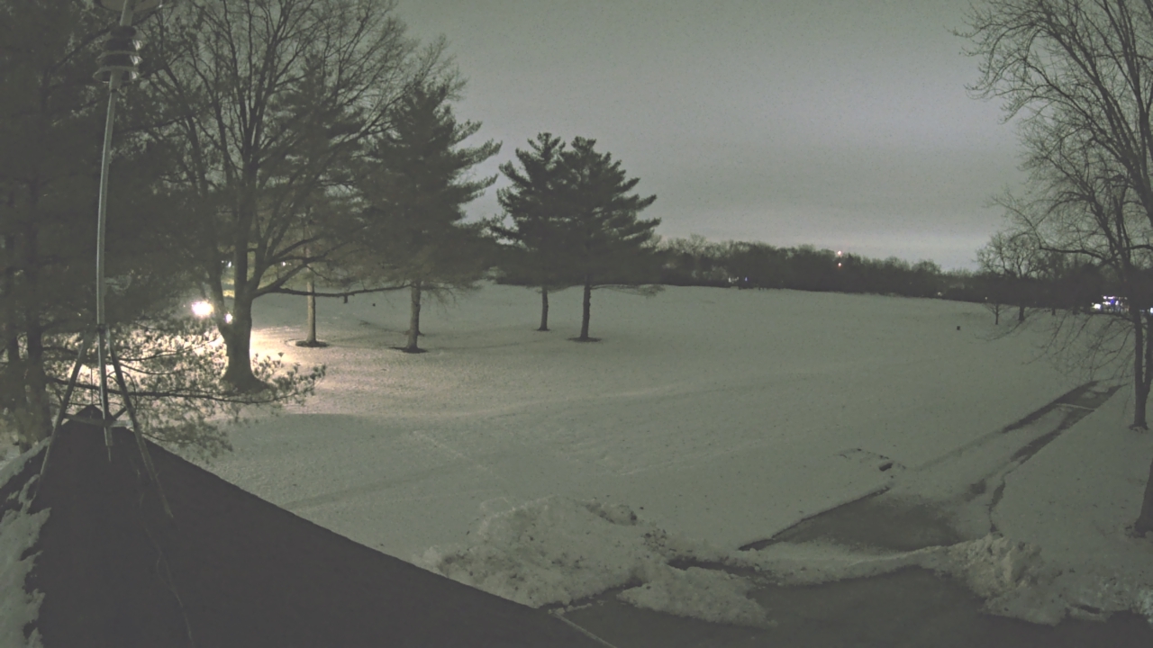 Thumbnail for current weather camera view from The Grove Country Club in Long Grove, Illinois