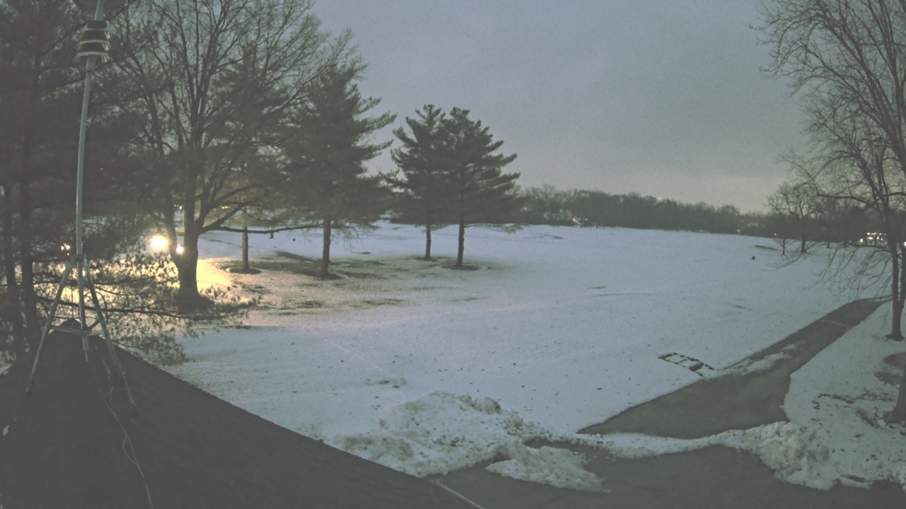 Thumbnail for current weather camera view from The Grove Country Club in Long Grove, Illinois
