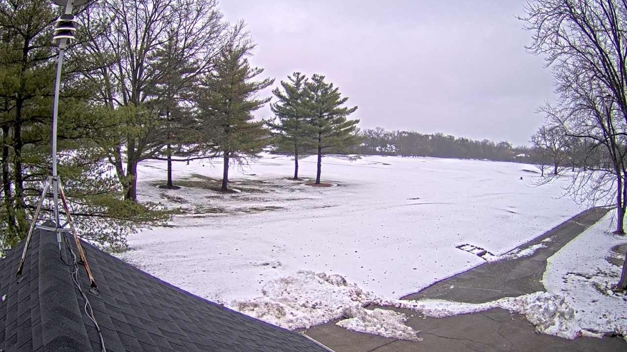 Thumbnail for current weather camera view from The Grove Country Club in Long Grove, Illinois